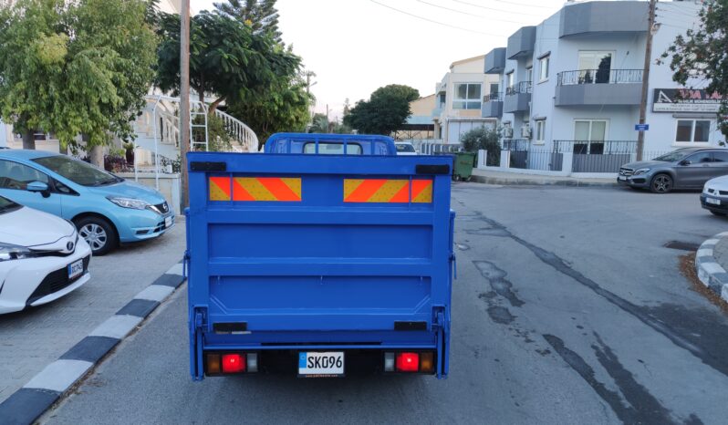
								Isuzu Elf Kamyon Arkası Lıftlı 2010 Model dolu									