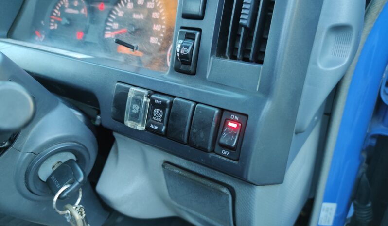 
								Isuzu Elf Kamyon Arkası Lıftlı 2010 Model dolu									