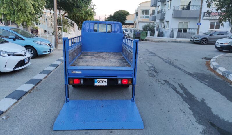 
								Isuzu Elf Kamyon Arkası Lıftlı 2010 Model dolu									