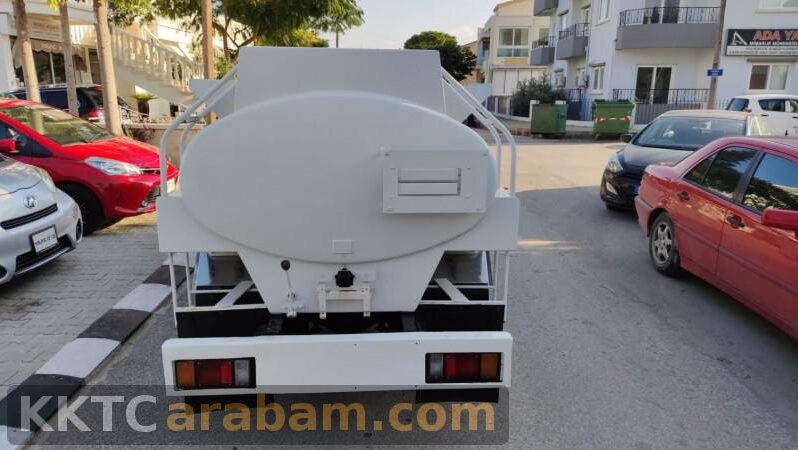 
								Isuzu Elf Tanker 2008 Model dolu									