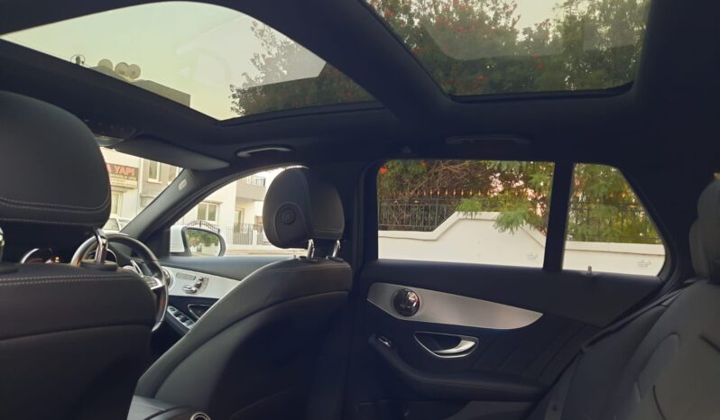 
								Mercedes C180 Statıon 2019 Model dolu									