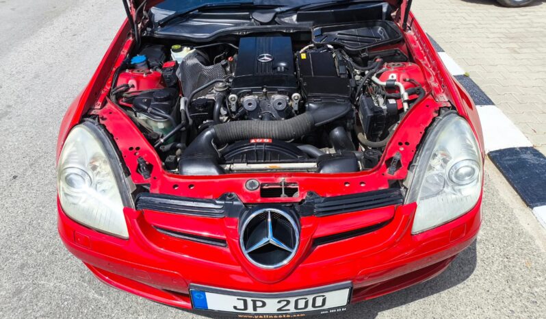 
								Mercedes Benz SLK 2007 Model dolu									
