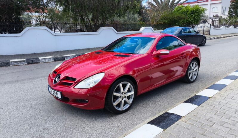 
								Mercedes Benz SLK 2007 Model dolu									