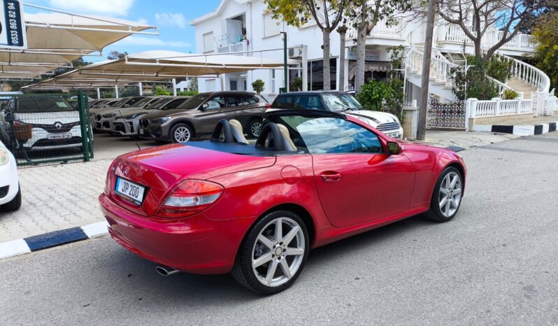 
								Mercedes Benz SLK 2007 Model dolu									
