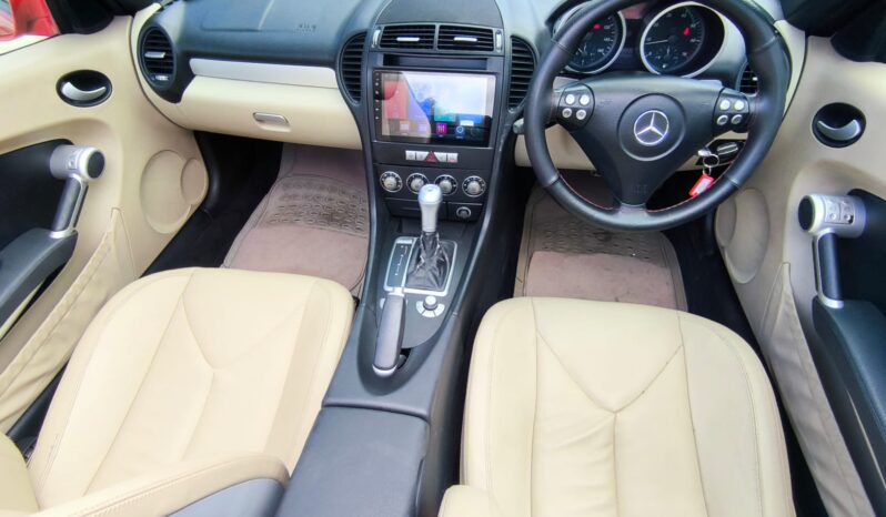 
								Mercedes Benz SLK 2007 Model dolu									