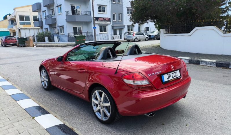 
								Mercedes Benz SLK 2007 Model dolu									