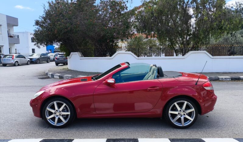 
								Mercedes Benz SLK 2007 Model dolu									