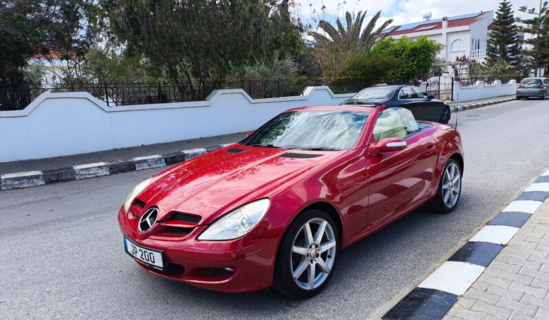 
								Mercedes Benz SLK 2007 Model dolu									
