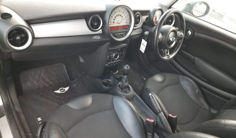 
								Mını Cooper 2013 Model dolu									