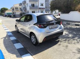 
										2021 Model Toyota Yaris Hybrid Synergy Drive dolu									