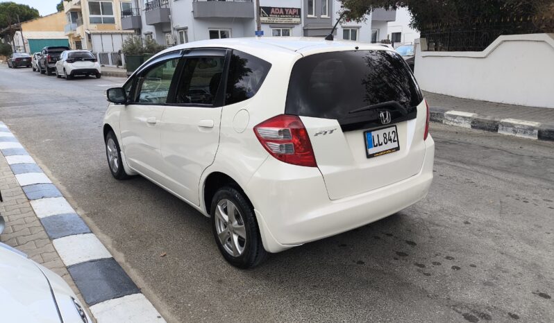 
								2008 Model Honda Fit 1.3 i-VTEC Benzin Otomatik dolu									