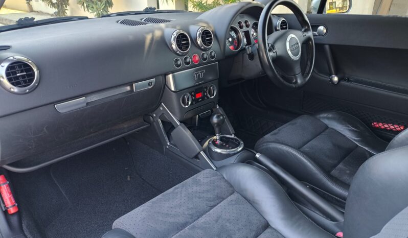 
								2004 Model Audi TT Coupe 1.8T (1800 cc) – Otomatik Şanzıman dolu									