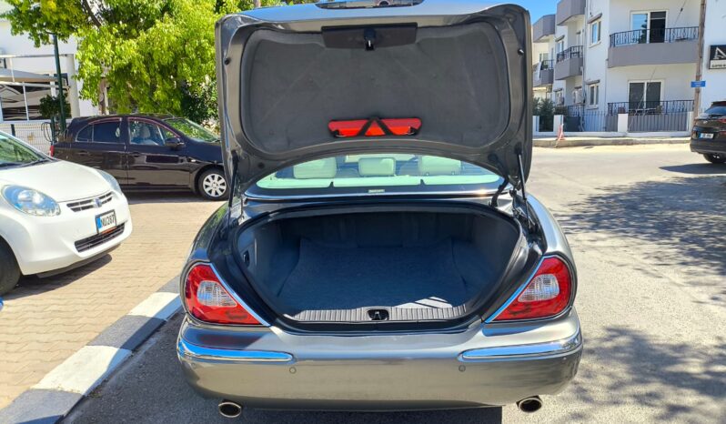 
								 2004 Model Jaguar XJ8 – 3.5 V8 • Otomatik  Klasik Statülü dolu									