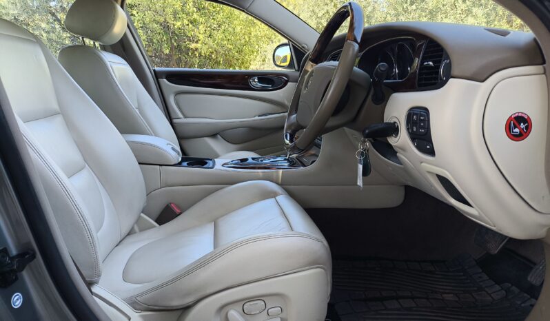
								 2004 Model Jaguar XJ8 – 3.5 V8 • Otomatik  Klasik Statülü dolu									