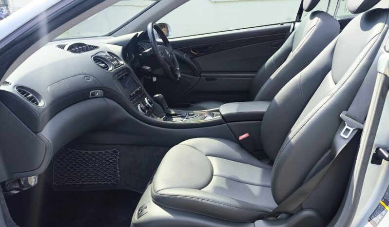 
								2005 Model Mercedes SL350 Cabriolet • 3200 cc • Otomatik • Silver • Hardtop Tavan dolu									