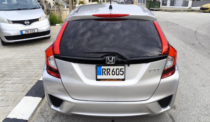 
								2015 Model Honda Fıt 1.3 Benzin otomatik dolu									