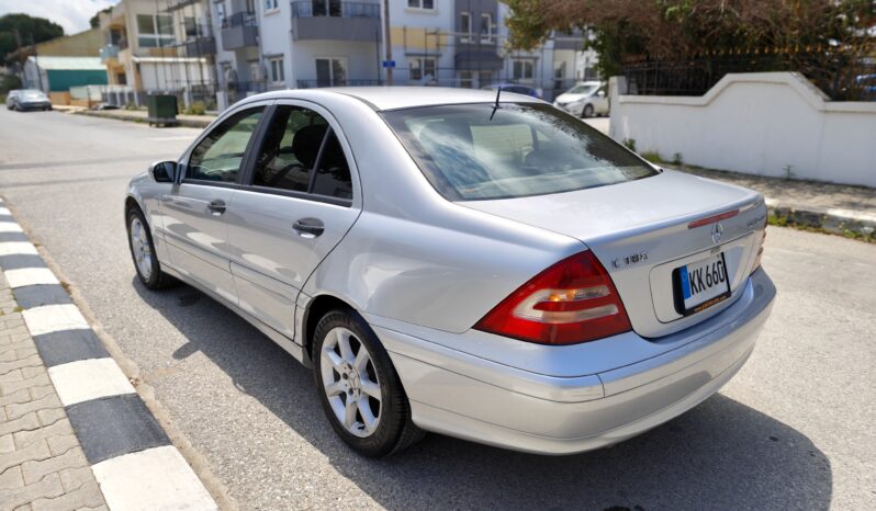 
								2005 Model Mercedes C 180 1.8 Benzin Otomatik dolu									