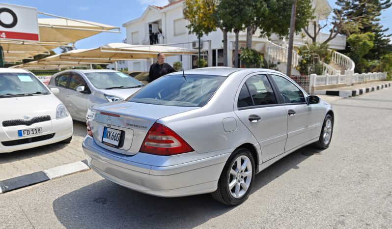 
								2005 Model Mercedes C 180 1.8 Benzin Otomatik dolu									
