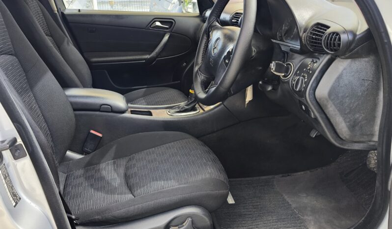 
								2005 Model Mercedes C 180 1.8 Benzin Otomatik dolu									