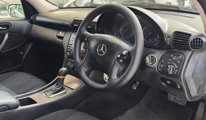 
								2005 Model Mercedes C 180 1.8 Benzin Otomatik dolu									
