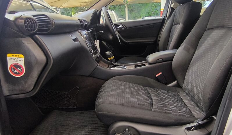 
								2005 Model Mercedes C 180 1.8 Benzin Otomatik dolu									