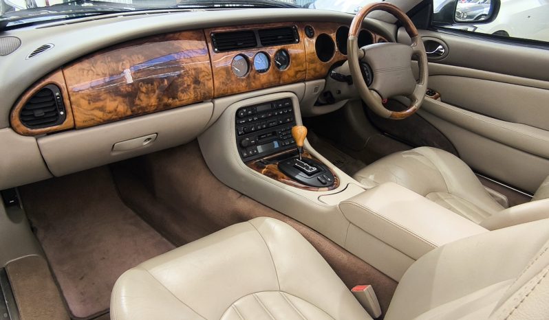 
								1999 Jaguar XKR Cabriolet Auto Sports dolu									