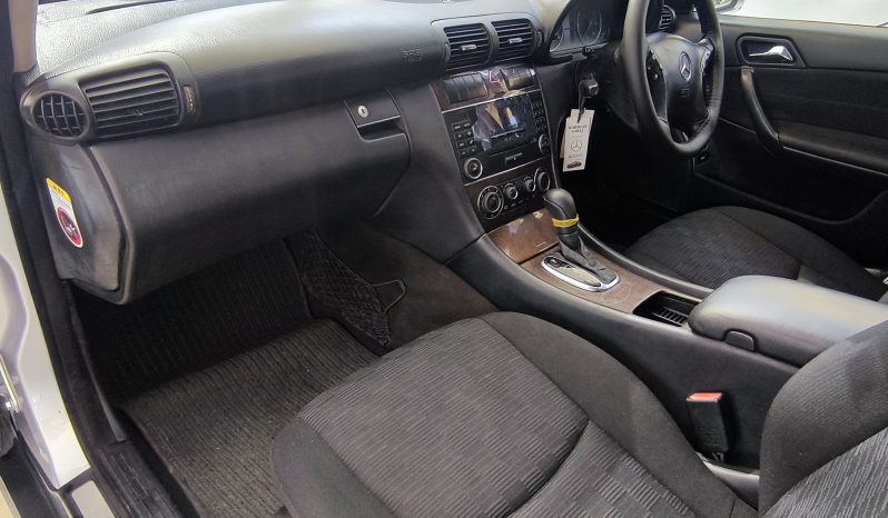 
								2005 Mercedes Benz C180i Komprosse1.8 Otomatik dolu									