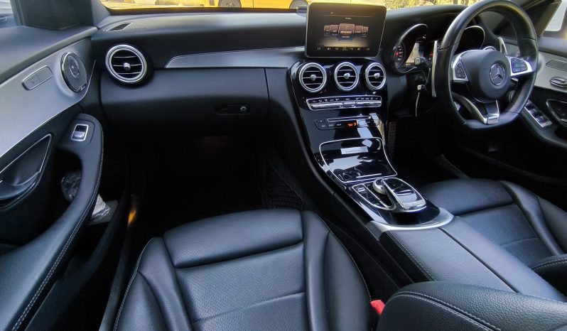 
								2019 Mercedes C180  Amg Line Station Wagon dolu									