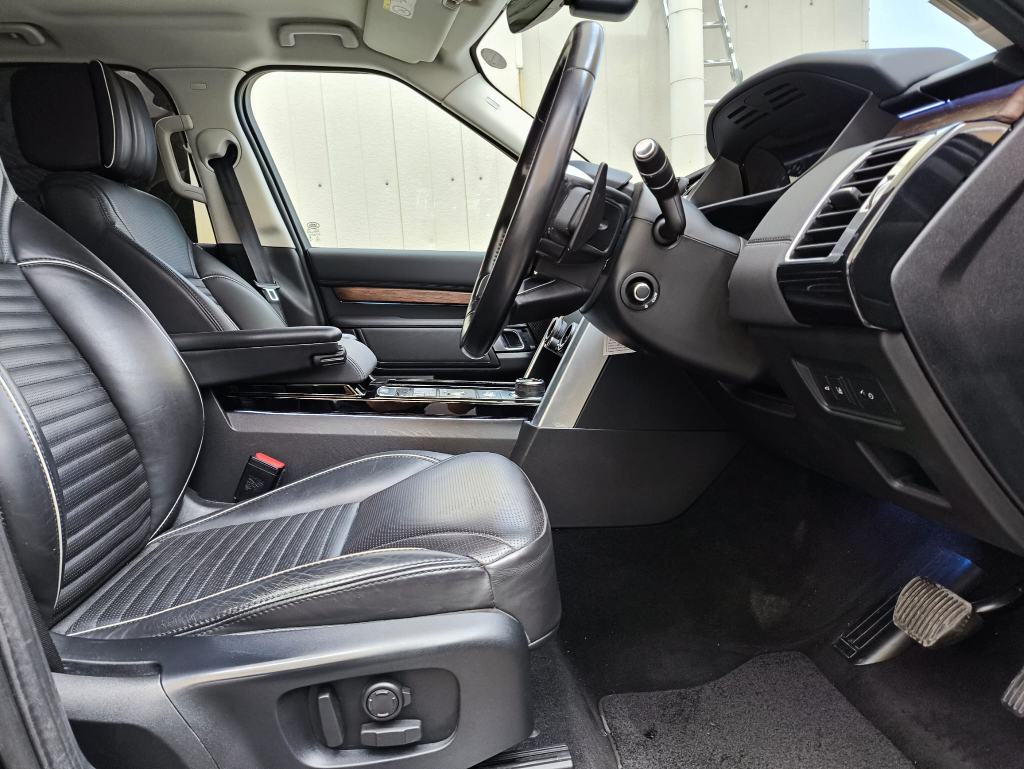 2019 Model Land Rover Discovery Hsetd6   3.0