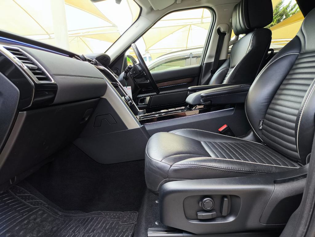 2019 Model Land Rover Discovery Hsetd6   3.0