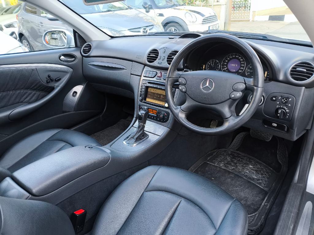 2004 Model Mercedes-Benz CLK 320i Coupe 3.2 cc