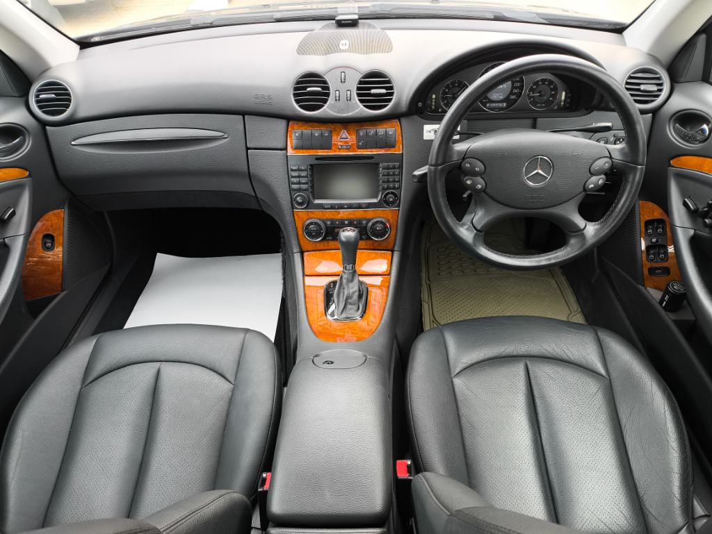 2005 Model Mercedes-Benz CLK 320i Coupe