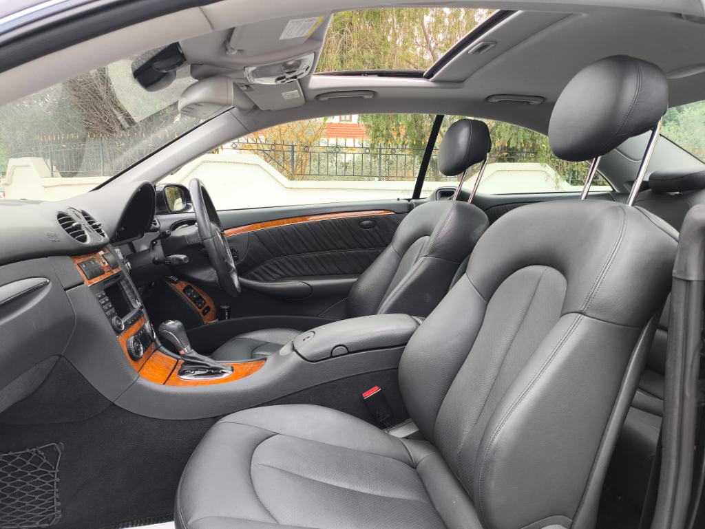 2005 Model Mercedes-Benz CLK 320i Coupe
