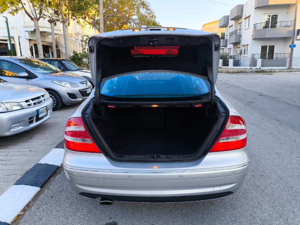 2004 Model Mercedes-Benz CLK 320i Coupe 3.2 cc