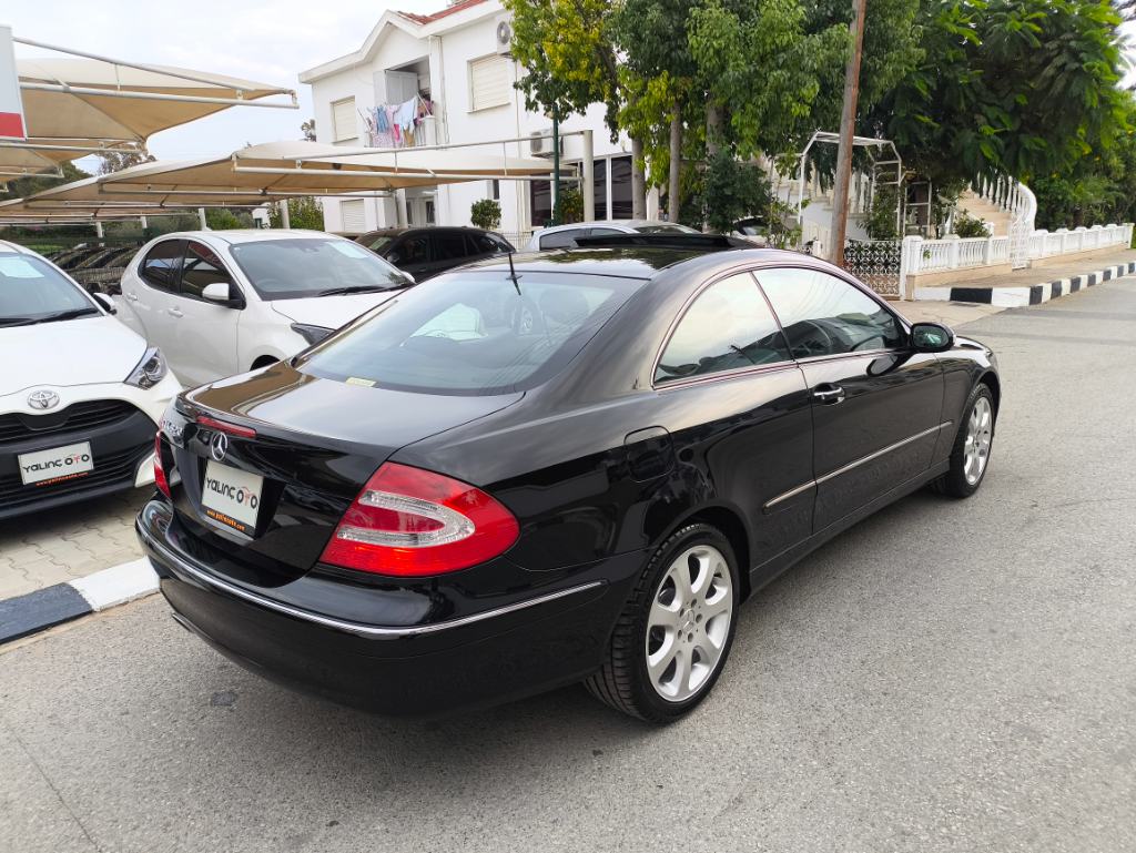 2005 Model Mercedes-Benz CLK 320i Coupe