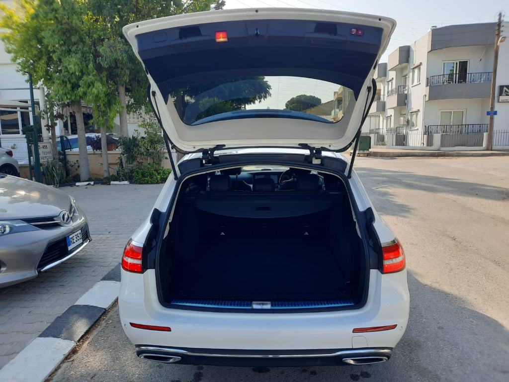 Mercedes-Benz E 220 D