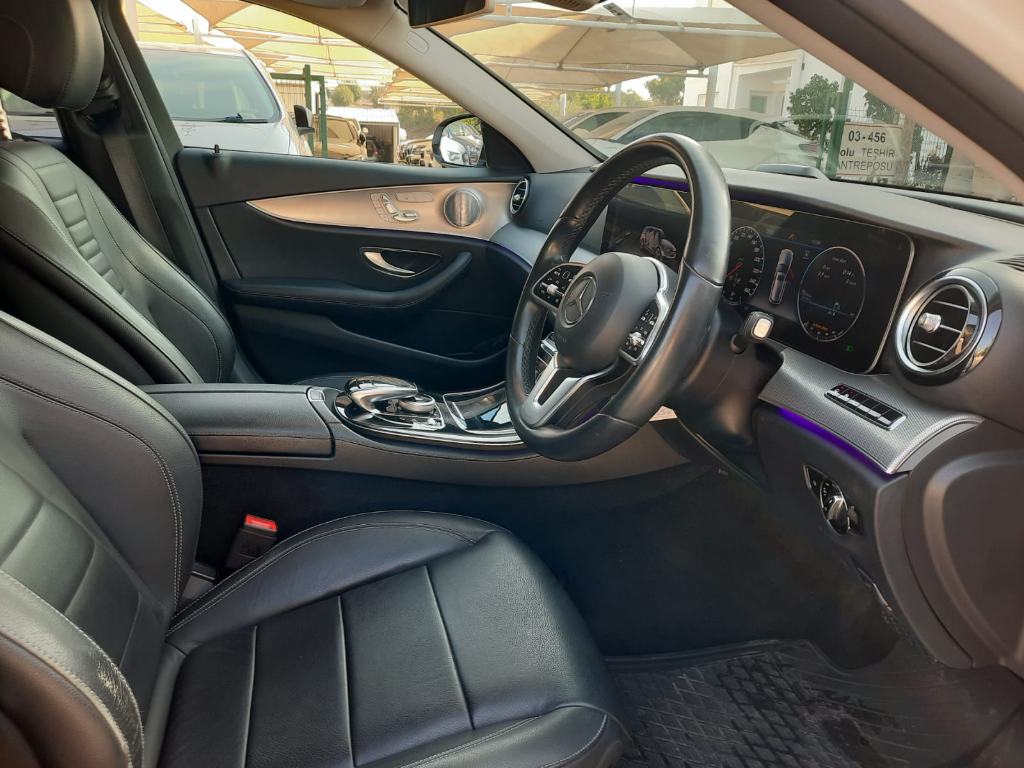 Mercedes-Benz E 220 D
