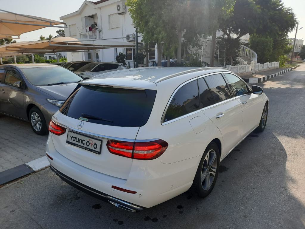 Mercedes-Benz E 220 D