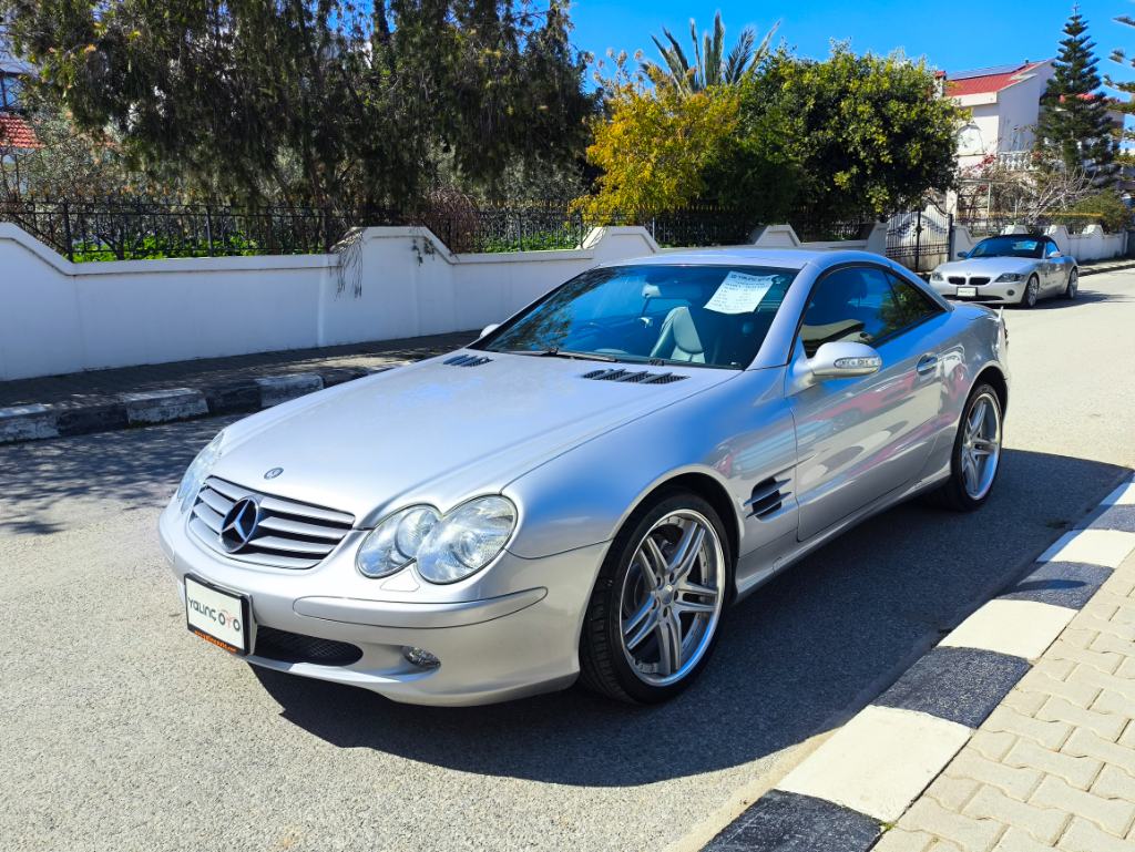 2005 Model Mercedes-Benz SL 350i Cabriolet   3.7 cc