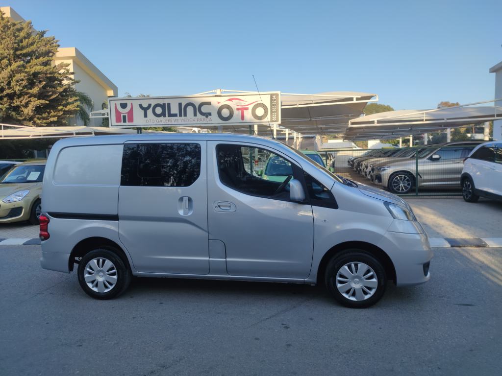 Nissan NV200