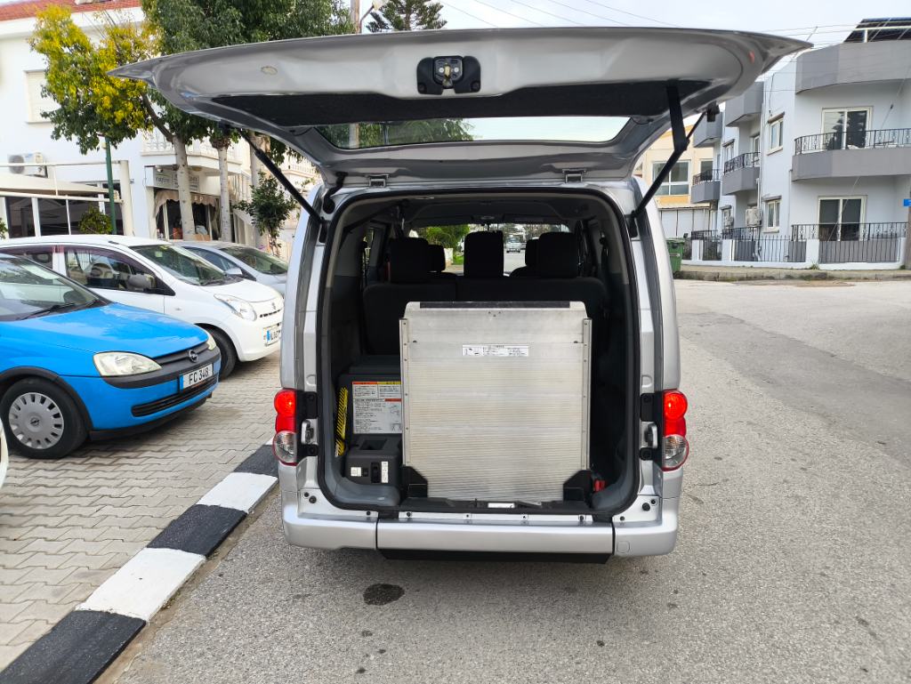 Nissan NV200