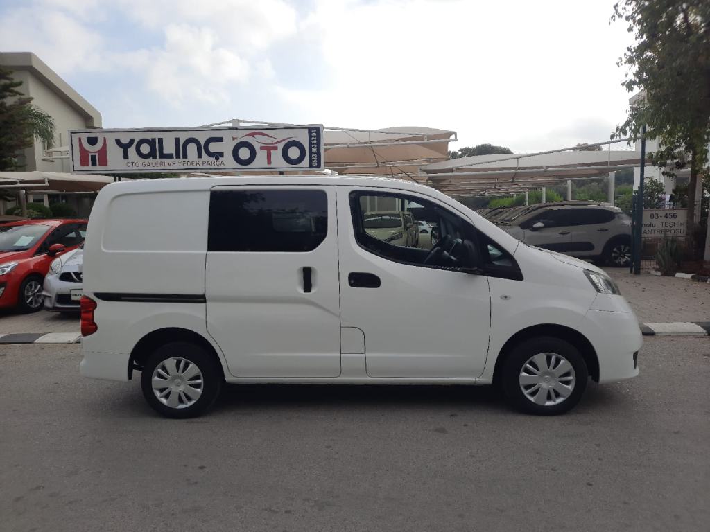 Nissan NV200