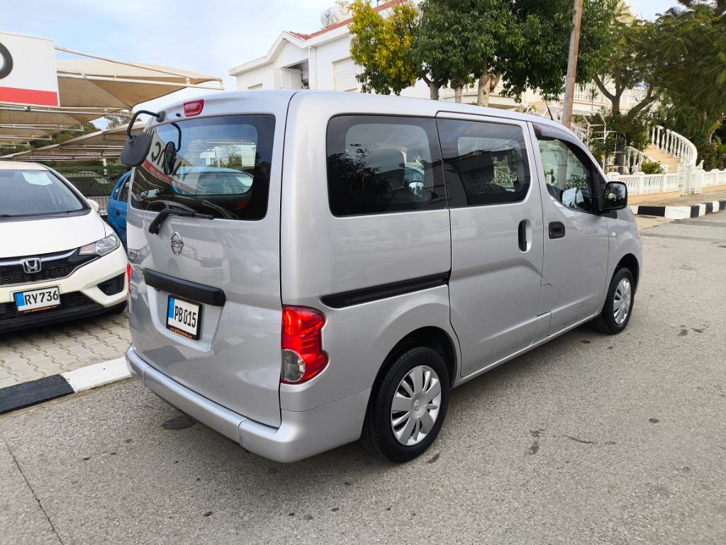 Nissan NV200
