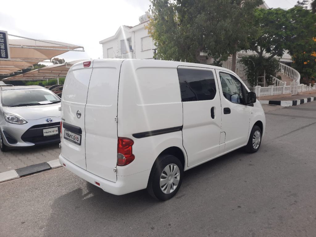 Nissan NV200