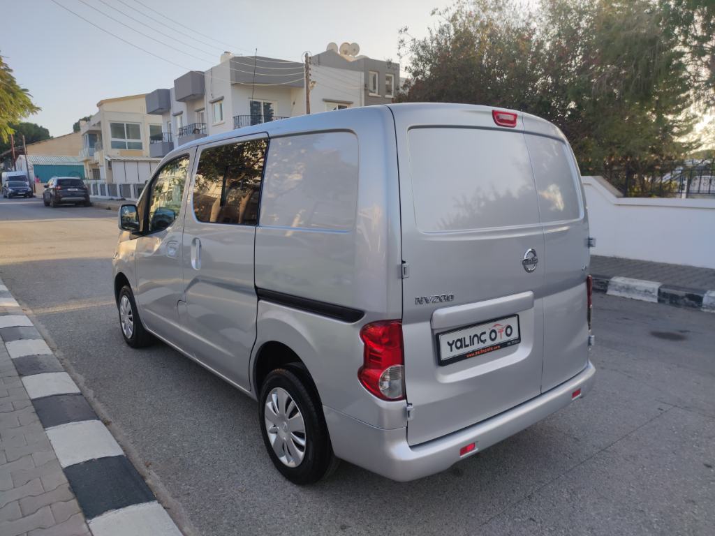 Nissan NV200
