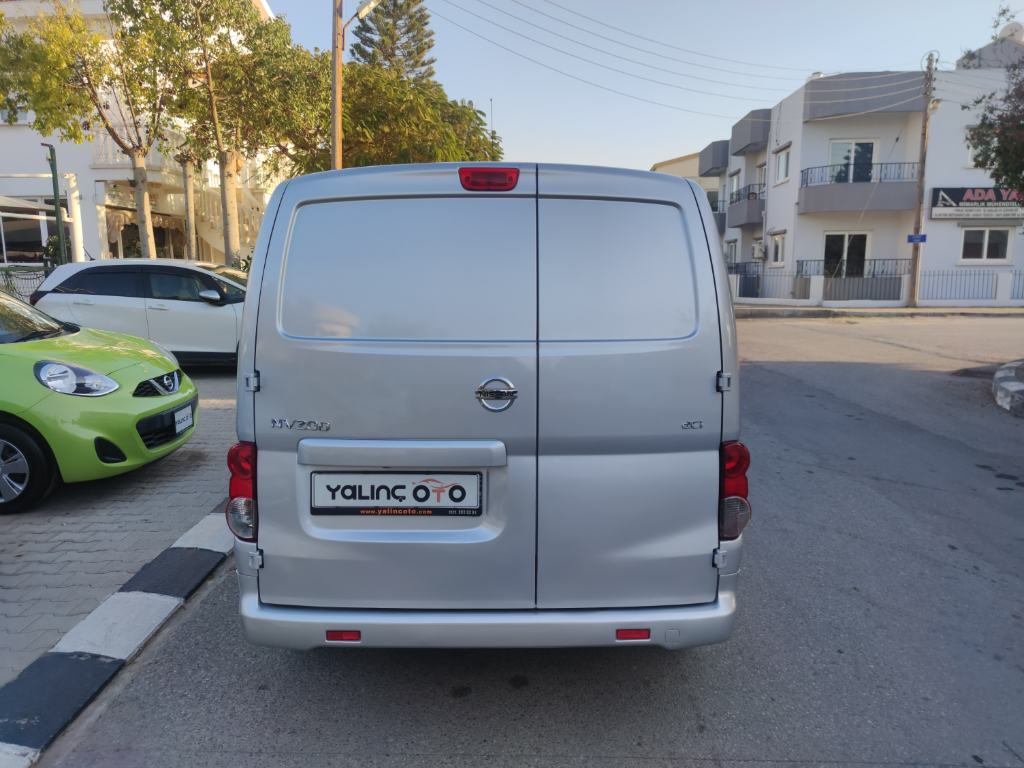 Nissan NV200
