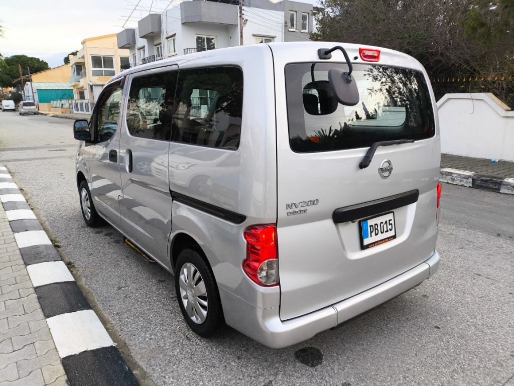 Nissan NV200