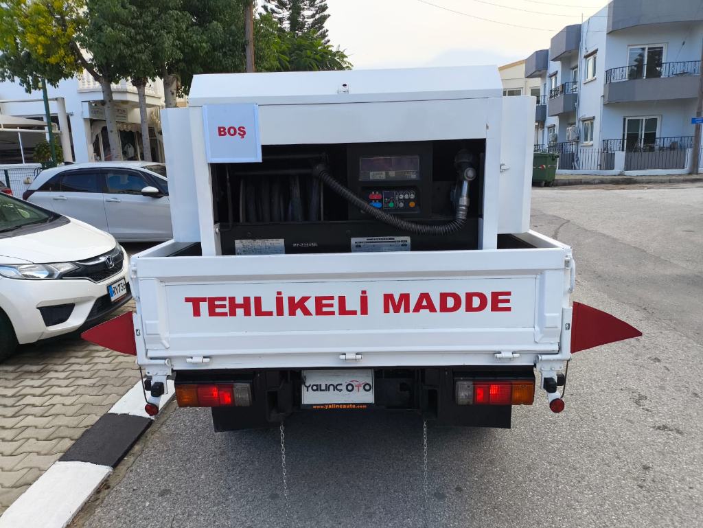2013 Model Toyota Dyna Akar Yakıt Tankeri Kamyon