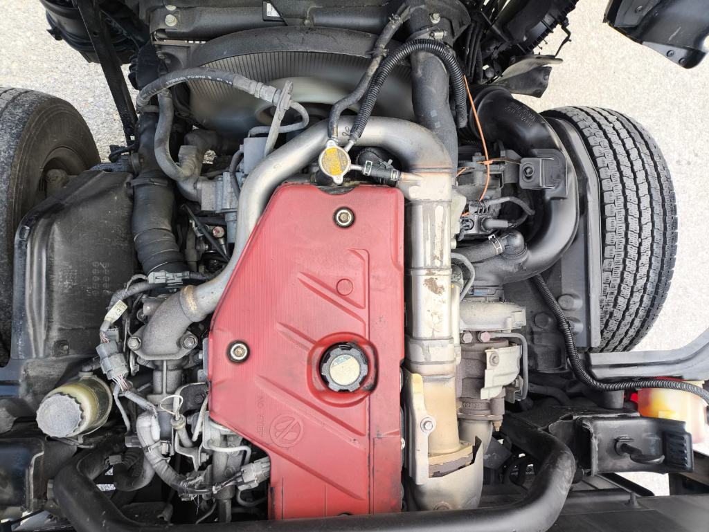 2013 Model Toyota Dyna Akar Yakıt Tankeri Kamyon