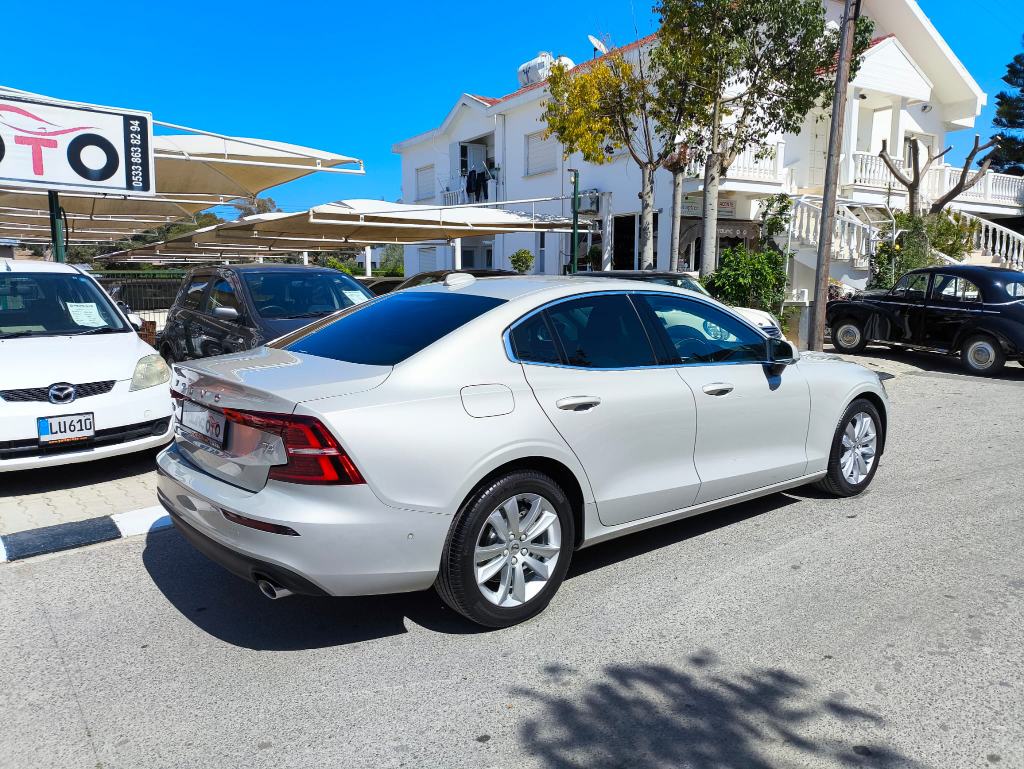 2020 Model Volvo S60 R-Design 2.0 T4